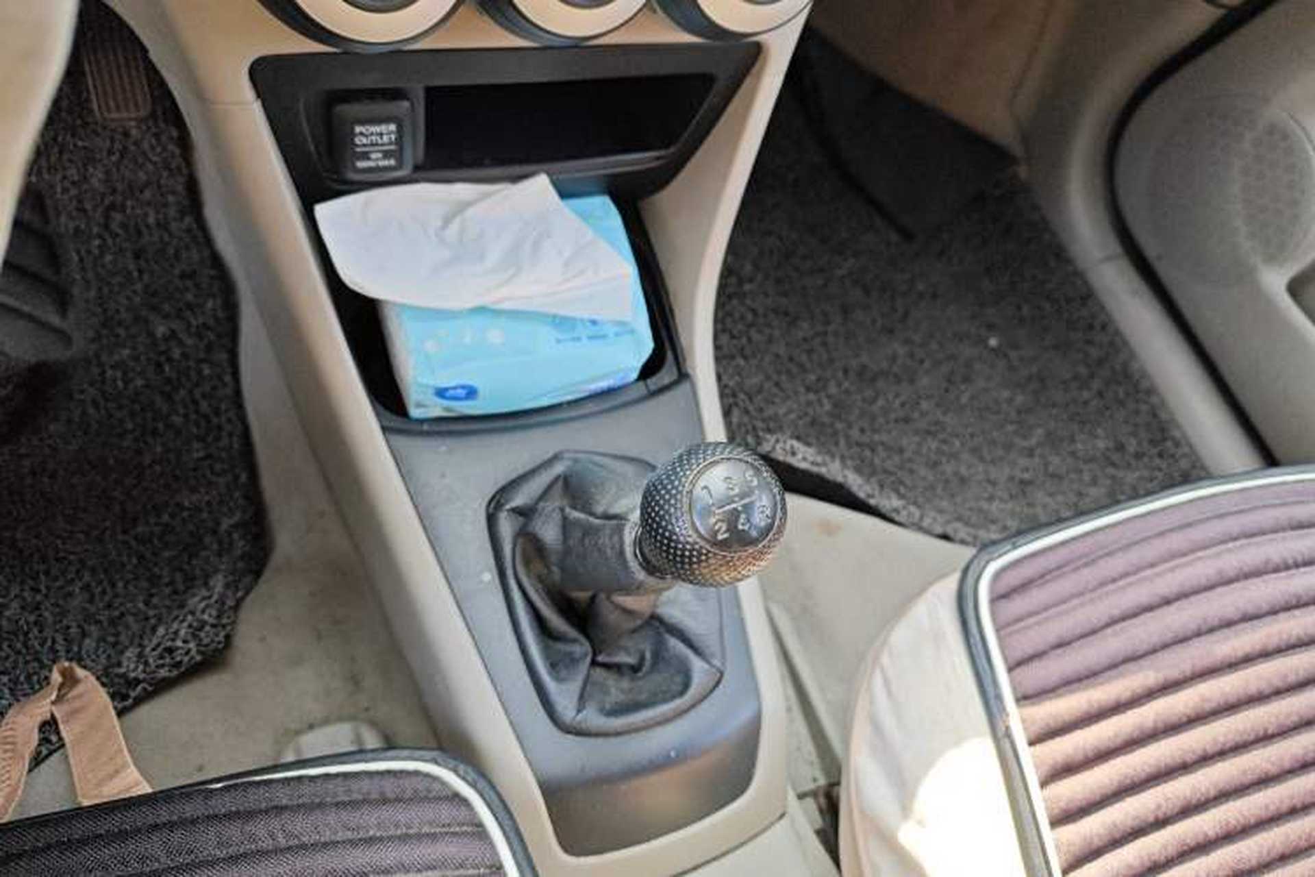 Used Everus S1 2012 1.3L Manual Comfort Edition Gear Lever