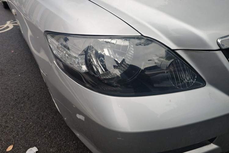 Used Everus S1 2012 1.3L Automatic Comfort Edition Right Front Headlight