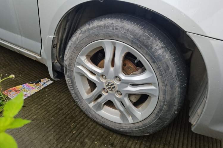 Used Everus S1 2012 1.5L Manual Sport Edition Right Front Wheel Hub