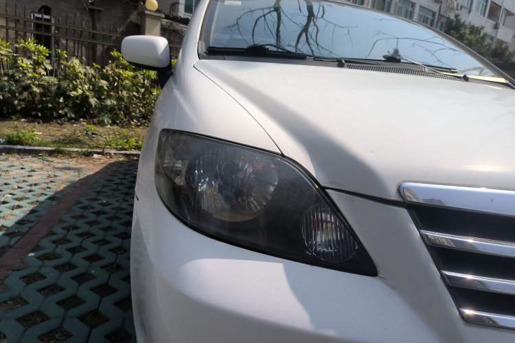 Used Everus S1 2012 1.3L Automatic Comfort Edition Right Front Headlight
