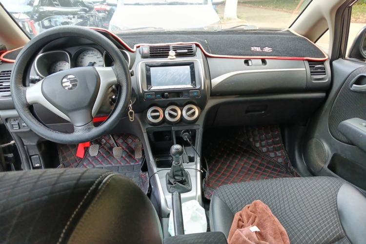 Used Everus S1 2013 1.5L Manual Sport Edition Center Console
