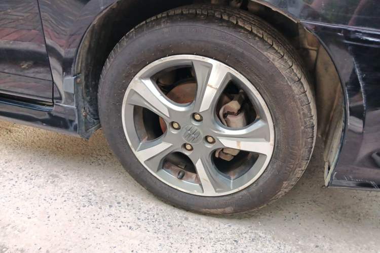 Used Everus S1 2013 1.5L Manual Sport Edition Right Front Wheel Hub
