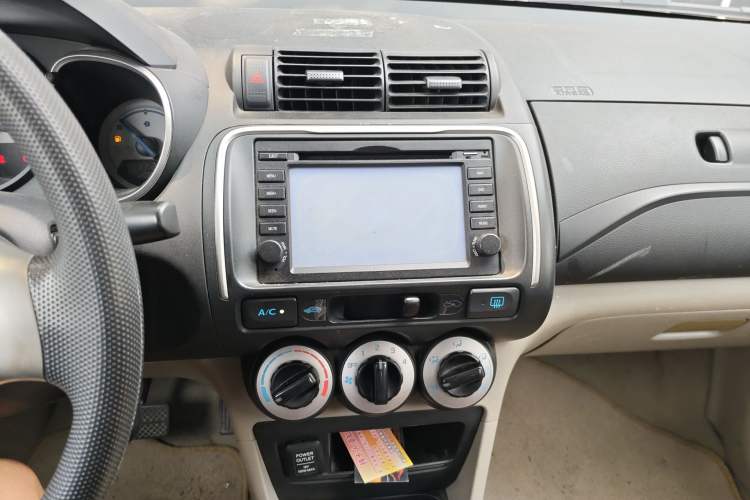 Used Everus S1 2013 1.5L Automatic Comfort Edition Audio And AC Panel