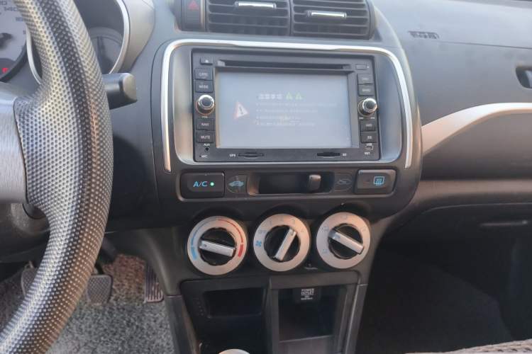 Used Everus S1 2013 1.5L Manual Sport Edition Audio And AC Panel