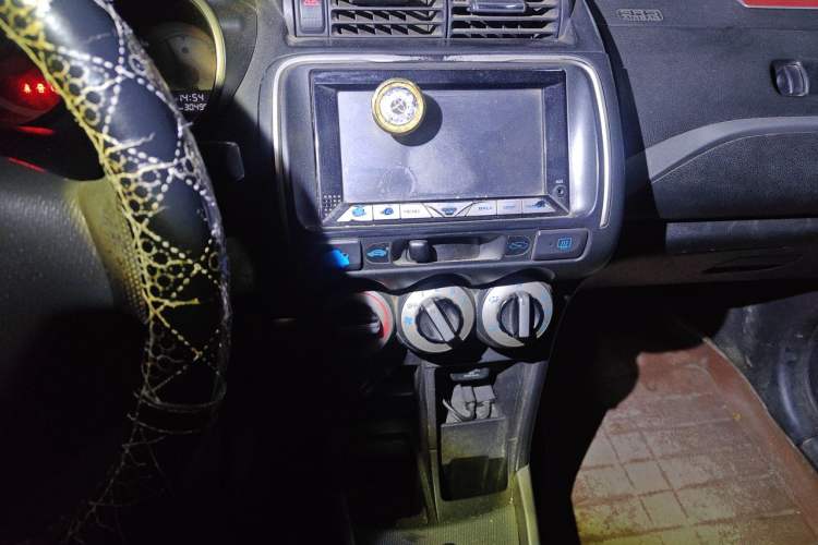 Used Everus S1 2013 1.5L Manual Sport Edition Audio And AC Panel