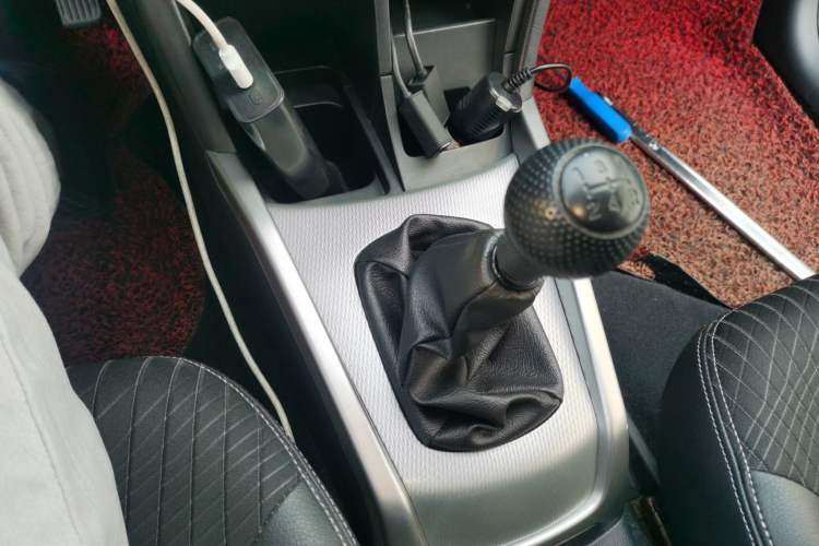 Used Everus S1 2013 1.5L Manual Sport Edition Gear Lever