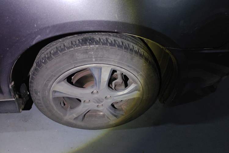 Used Everus S1 2013 1.5L Manual Sport Edition Right Front Wheel Hub