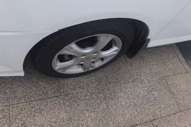 Used Everus S1 2013 1.5L Automatic Comfort Edition Left Front Wheel Hub