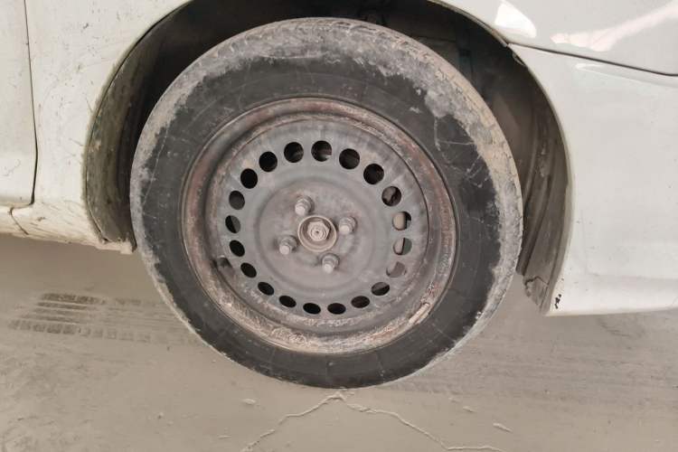 Used Everus S1 2013 1.5L Manual Comfort Edition Right Front Wheel Hub