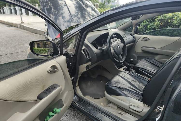 Used Everus S1 2014 1.3L Manual Comfort Edition Driver Seat