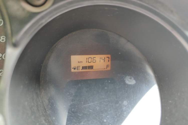 Used Everus S1 2014 1.3L Manual Comfort Edition Odometer Close Up