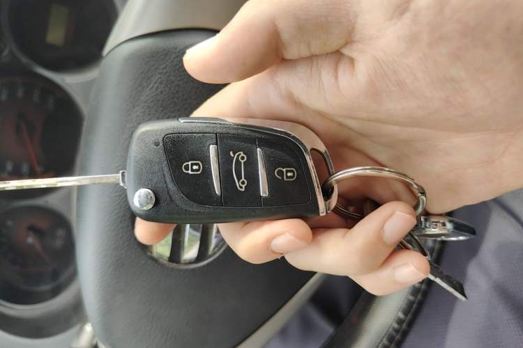 Used Everus S1 2014 1.3L Manual Comfort Edition Vehicle Key