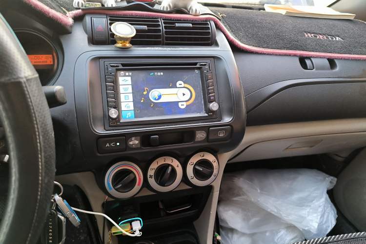 Used Everus S1 2014 1.3L Manual Comfort Edition Audio And AC Panel