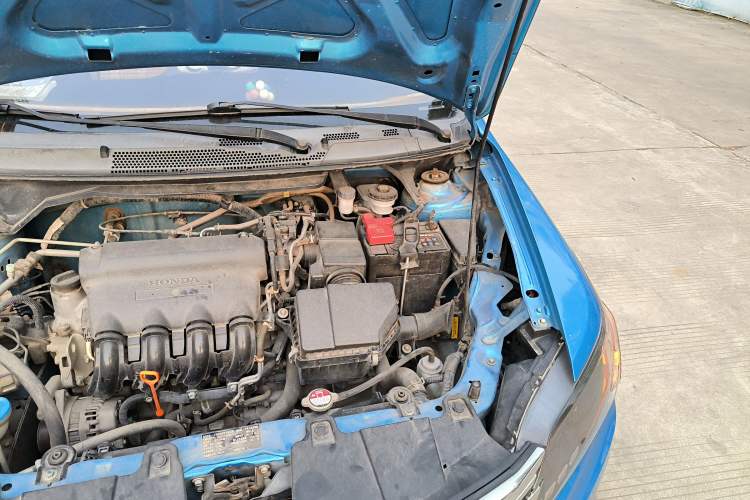 Used Everus S1 2014 1.3L Manual Comfort Edition Engine Bay Left