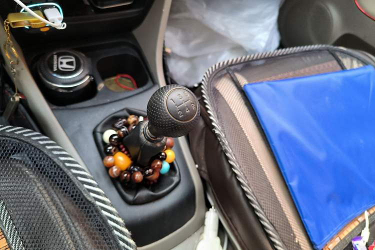 Used Everus S1 2014 1.3L Manual Comfort Edition Gear Lever