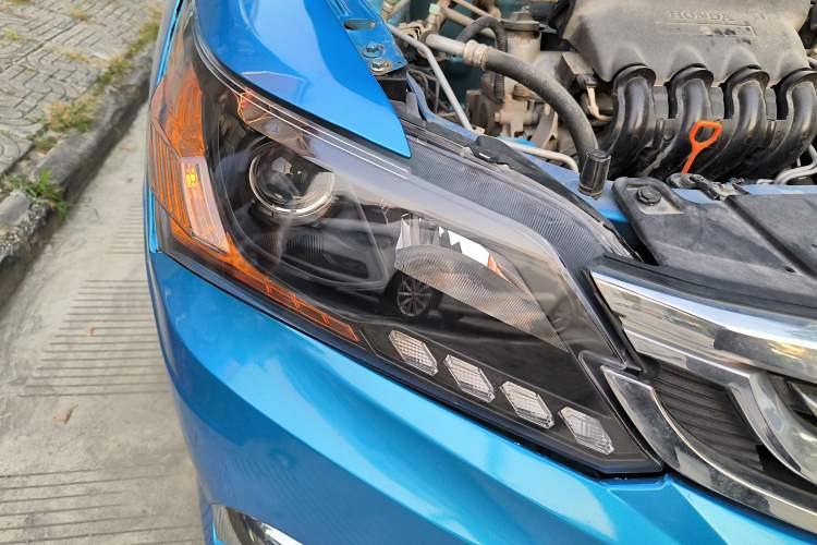 Used Everus S1 2014 1.3L Manual Comfort Edition Right Front Headlight