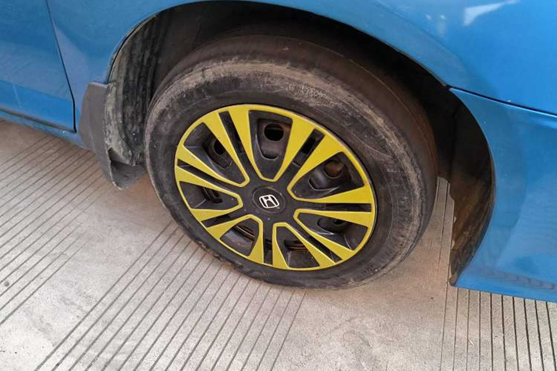 Used Everus S1 2014 1.3L Manual Comfort Edition Right Front Wheel Hub