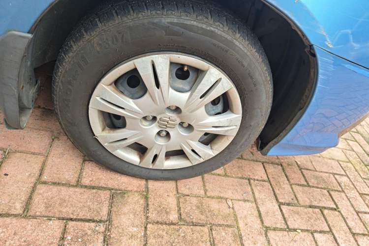 Used Everus S1 2014 1.3L Manual Comfort Edition Right Front Wheel Hub