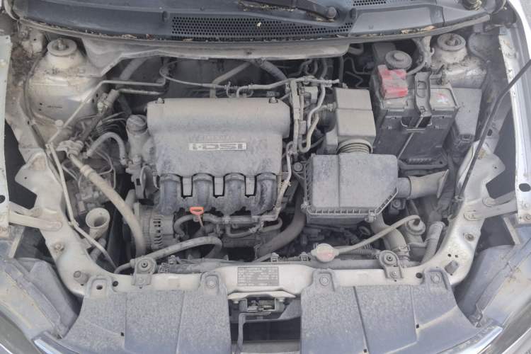 Used Everus S1 2014 1.3L Automatic Comfort Edition Engine Bay