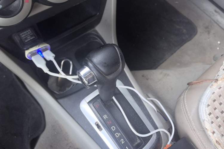 Used Everus S1 2014 1.3L Automatic Comfort Edition Gear Lever