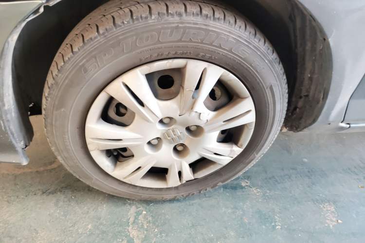 Used Everus S1 2014 1.3L Automatic Comfort Edition Left Front Wheel Hub