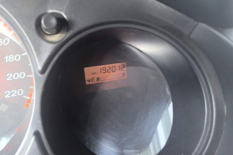 Used Everus S1 2014 1.3L Automatic Comfort Edition Odometer Close Up