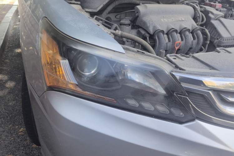 Used Everus S1 2014 1.3L Automatic Comfort Edition Right Front Headlight