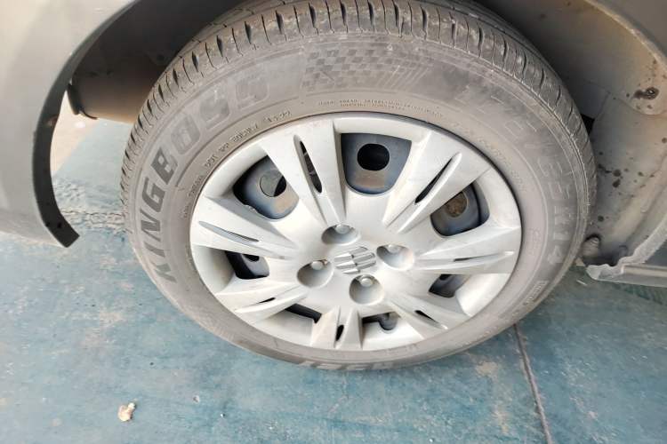 Used Everus S1 2014 1.3L Automatic Comfort Edition Right Rear Wheel Hub