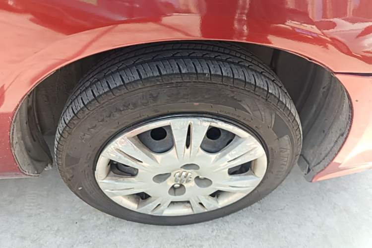 Used Everus S1 2014 1.3L Manual Comfort Edition Right Front Wheel Hub