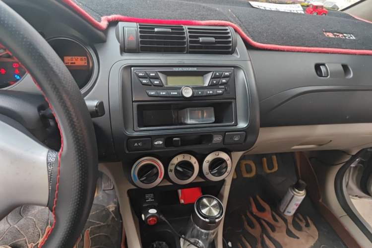 Used Everus S1 2014 1.3L Manual Comfort Edition Audio And AC Panel