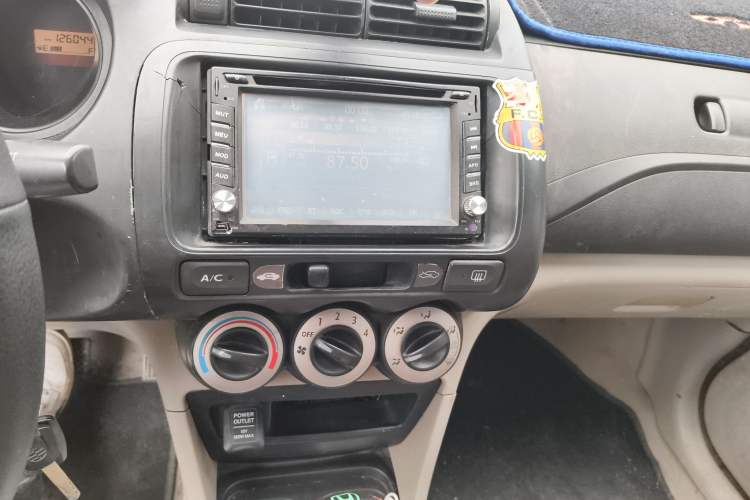 Used Everus S1 2014 1.3L Automatic Comfort Edition Audio And AC Panel
