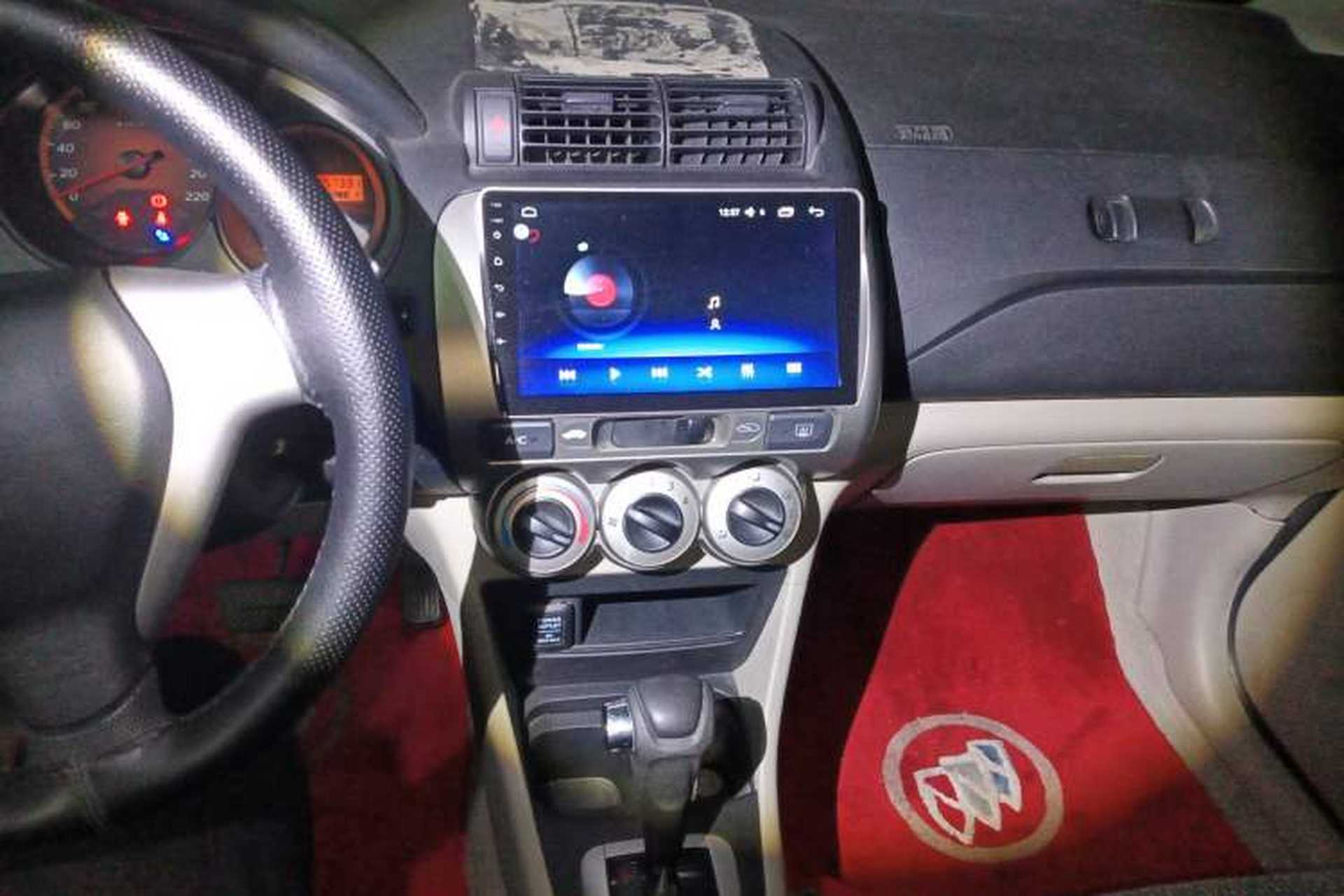 Used Everus S1 2014 1.3L Automatic Comfort Edition Audio And AC Panel