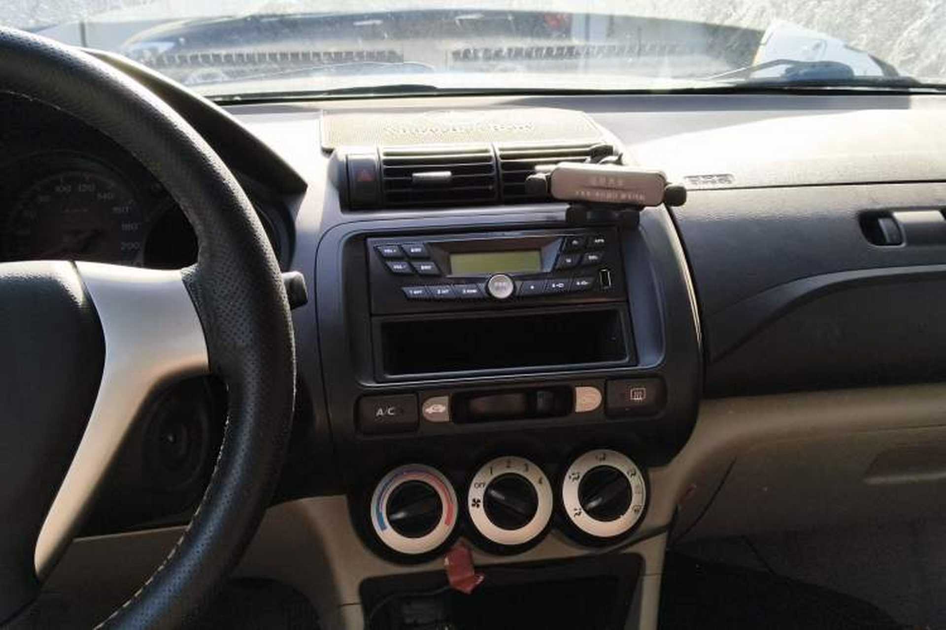 Used Everus S1 2014 1.3L Automatic Comfort Edition Audio And AC Panel