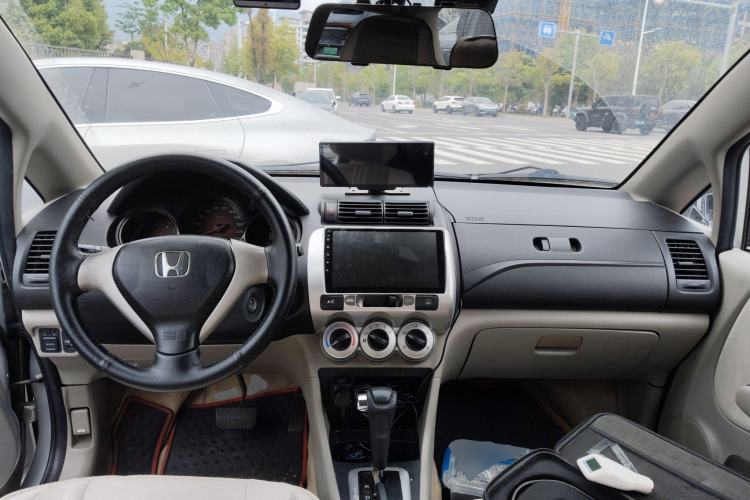 Used Everus S1 2014 1.3L Automatic Comfort Edition Center Console