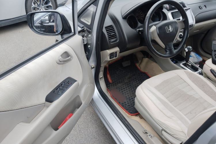 Used Everus S1 2014 1.3L Automatic Comfort Edition Driver Seat