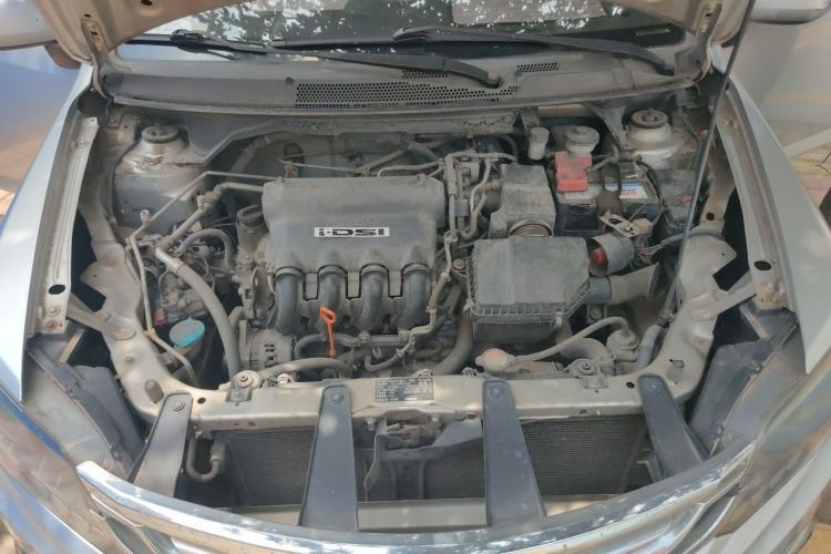 Used Everus S1 2014 1.3L Manual Comfort Edition Engine Bay