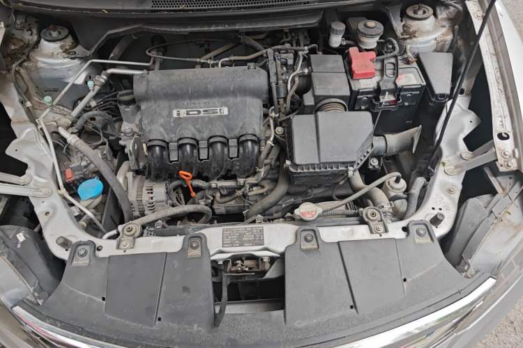 Used Everus S1 2014 1.3L Manual Comfort Edition Engine Bay
