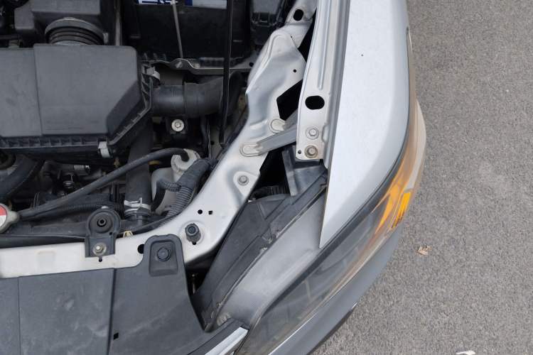 Used Everus S1 2014 1.3L Automatic Comfort Edition Engine Bay Left