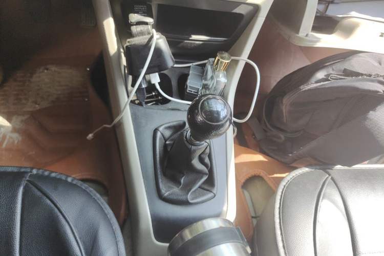 Used Everus S1 2014 1.3L Manual Comfort Edition Gear Lever
