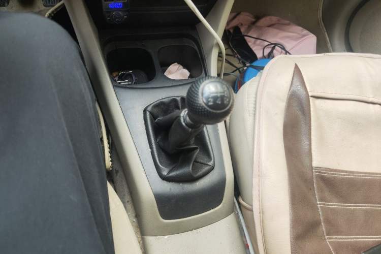Used Everus S1 2014 1.3L Manual Comfort Edition Gear Lever