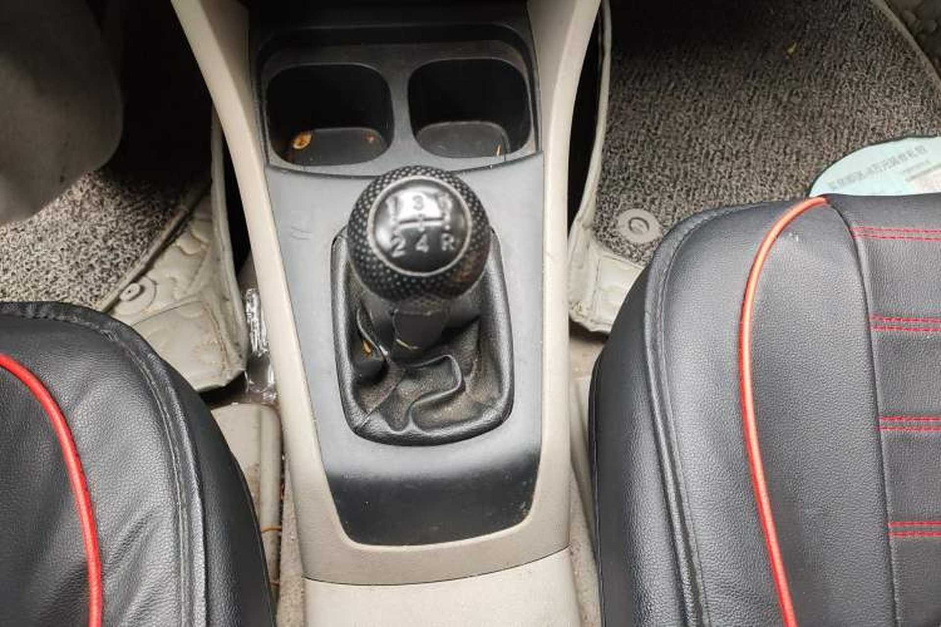 Used Everus S1 2014 1.3L Manual Comfort Edition Gear Lever