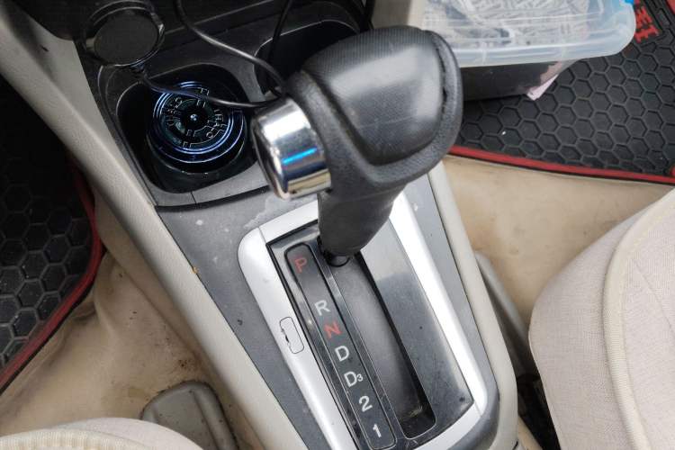Used Everus S1 2014 1.3L Automatic Comfort Edition Gear Lever