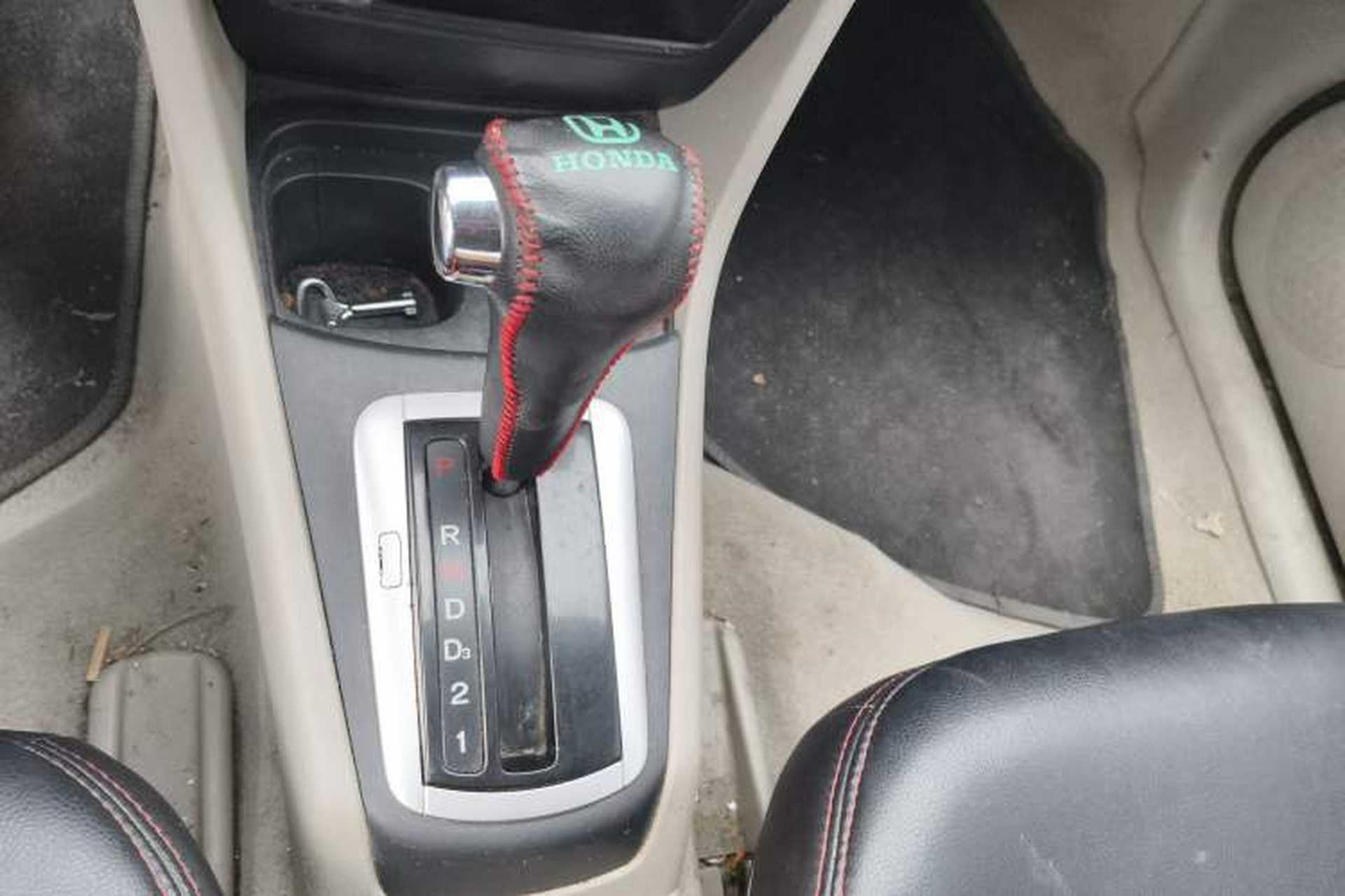 Used Everus S1 2014 1.3L Automatic Comfort Edition Gear Lever