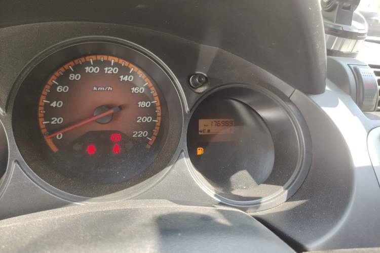 Used Everus S1 2014 1.3L Manual Comfort Edition Odometer Close Up