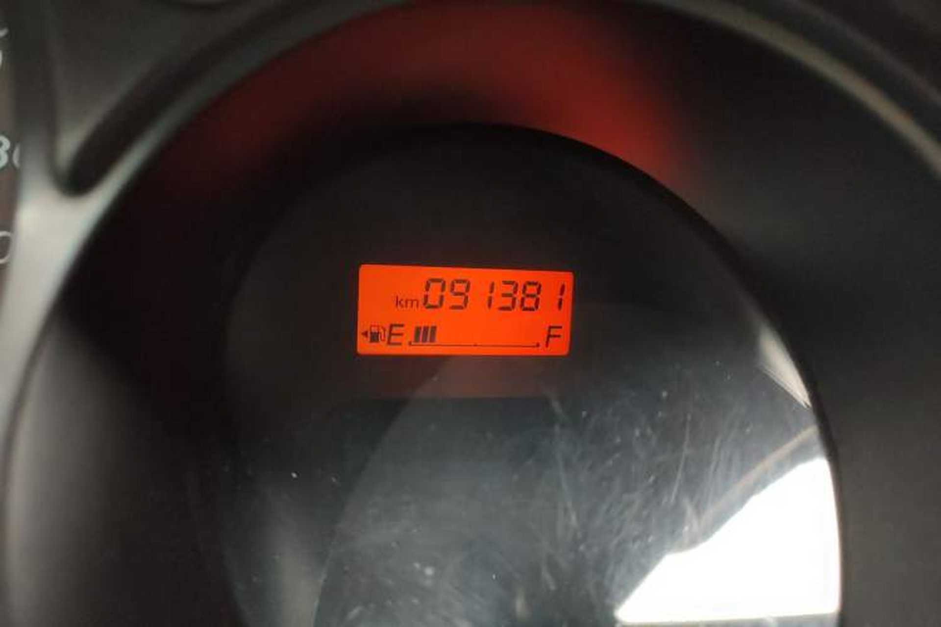 Used Everus S1 2014 1.3L Manual Comfort Edition Odometer Close Up