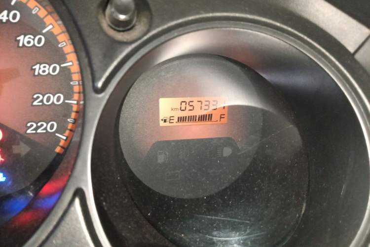 Used Everus S1 2014 1.3L Automatic Comfort Edition Odometer Close Up