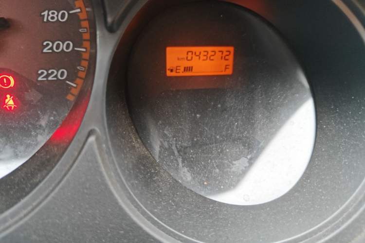 Used Everus S1 2014 1.3L Manual Comfort Edition Odometer Close Up