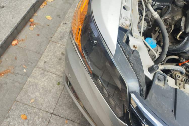 Used Everus S1 2014 1.3L Manual Comfort Edition Right Front Headlight