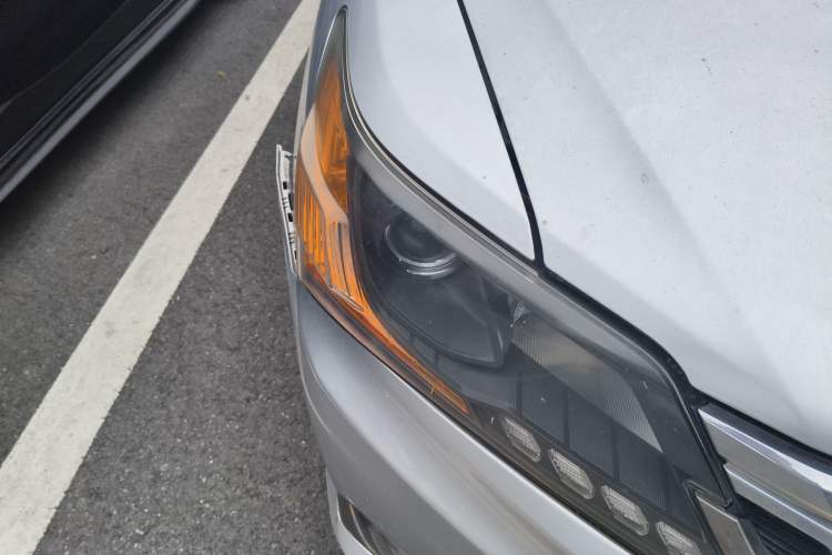 Used Everus S1 2014 1.3L Automatic Comfort Edition Right Front Headlight