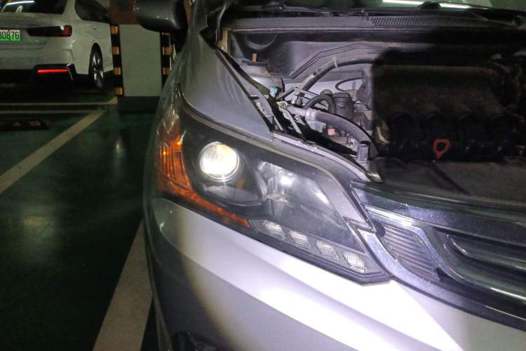 Used Everus S1 2014 1.3L Automatic Comfort Edition Right Front Headlight
